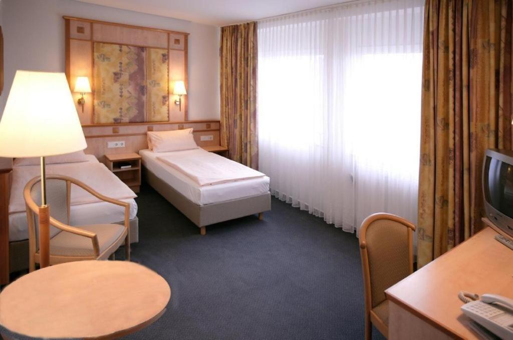 Hotel Wetterau - Self-Check-In Wölfersheim Exterior foto